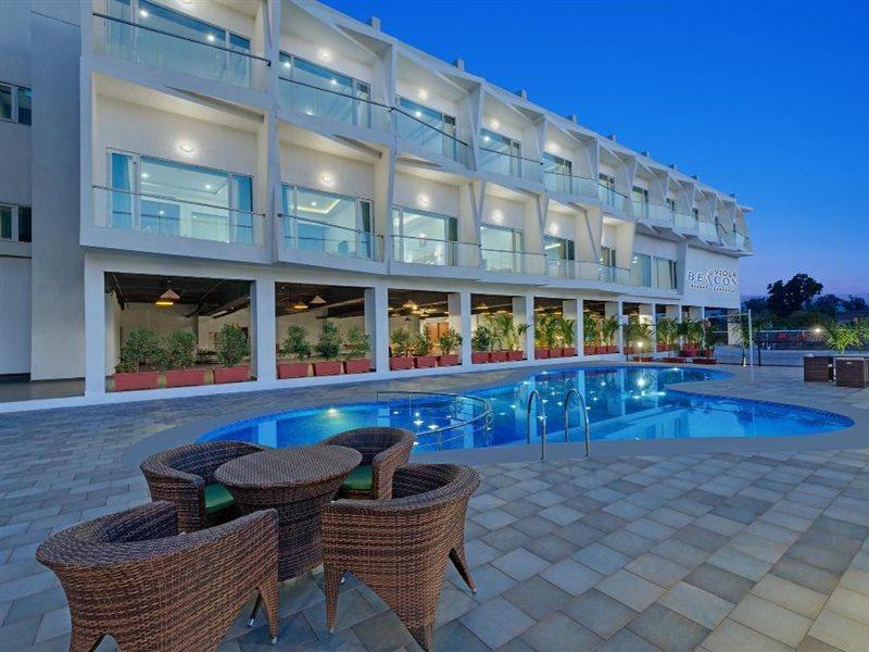 Viola Beacon Resort, Лонавала Экстерьер фото